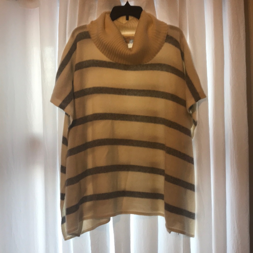 Loft Cream/gray Poncho. Xs/s NWT